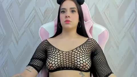 Alana Flores online show from January 28, 1:05 pm