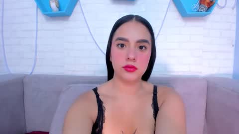 Alana Flores online show from March 11, 11:33 am