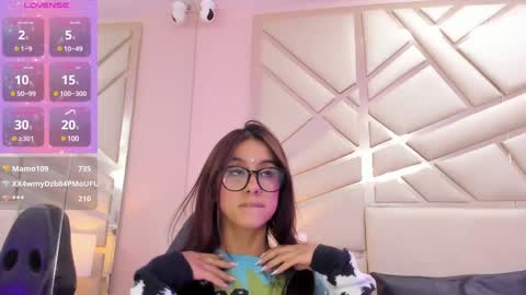 Snapshot of alanajones1 chatting on December 23, 6:05 pm alana online show from December 23, 6:05 pm