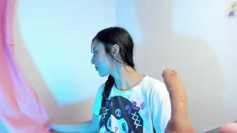 Snapshot of alanalois_ chatting on September 14, 5:50 am ALANA Please follow me online show from September 14, 5:50 am