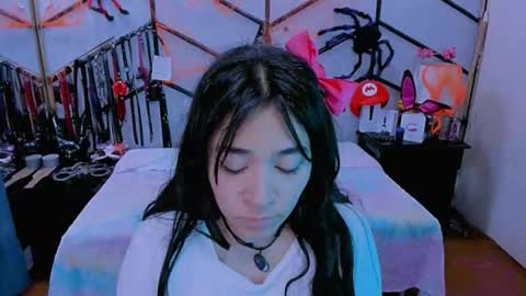 Alana online show from October 31, 12:33 am