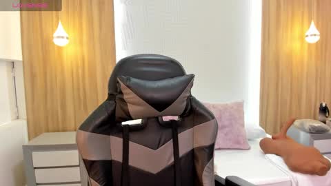 Snapshot of alanapark07 chatting on September 25, 12:20 pm A L A N A online show from September 25, 12:20 pm