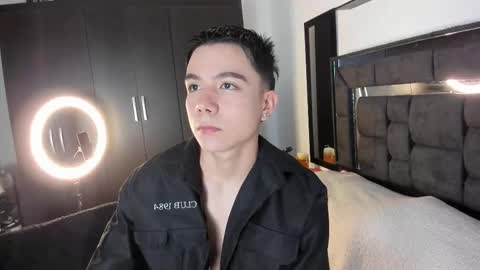 alanblack1 online show from February 12, 2:23 pm