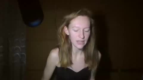 Elisa online show from March 6, 8:16 pm