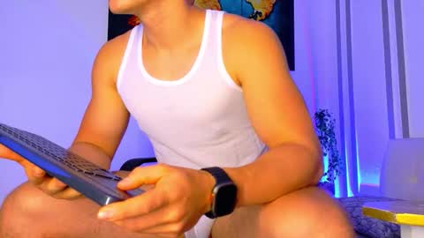 Snapshot of alanferrer chatting on November 12, 10:37 am Alan Ferrer online show from November 12, 10:37 am