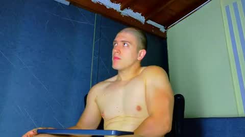 Alan Ferrer online show from April 22, 10:39 am