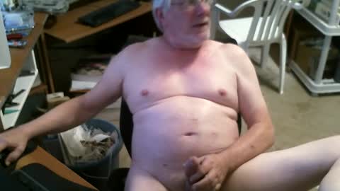 Snapshot of alanlee10allen chatting on September 8, 4:39 pm Alanlee10allen online show from September 8, 4:39 pm