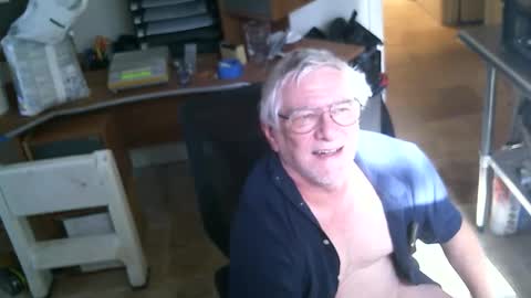 Snapshot of alanlee10allen chatting on November 13, 8:08 pm Alanlee10allen online show from November 13, 8:08 pm