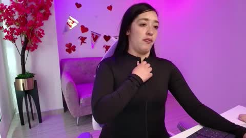 Alanna  online show from February 18, 3:35 am