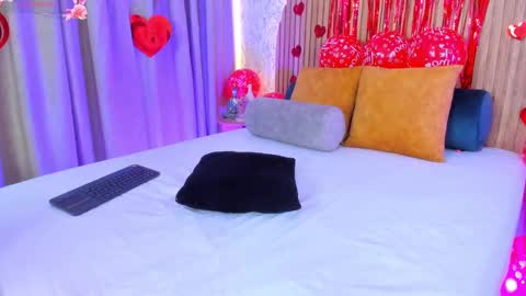 Snapshot of alanna_hank chatting on February 15, 1:31 am Alanna online show from February 15, 1:31 am