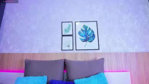 Snapshot of alanna_hank chatting on October 21, 2:34 am Alanna online show from October 21, 2:34 am