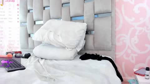 alannarose_1 online show from April 21, 2:51 am