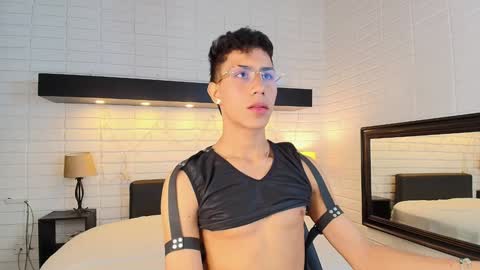 alannaughty_ online show from January 7, 9:35 pm