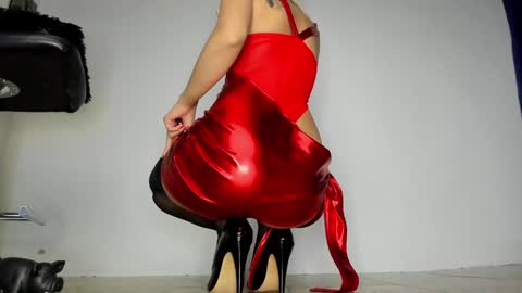 Snapshot of alannis_blue1 chatting on December 28, 7:33 am ALANNIS online show from December 28, 7:33 am