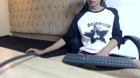 alantrickz365 online show from November 17, 2:06 am