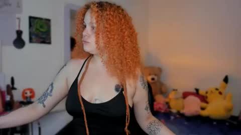 Snapshot of alaska_colors chatting on April 6, 12:28 pm Caro online show from April 6, 12:28 pm