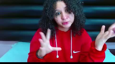 Snapshot of alasmith_ chatting on December 19, 8:45 am AlaSmith online show from December 19, 8:45 am