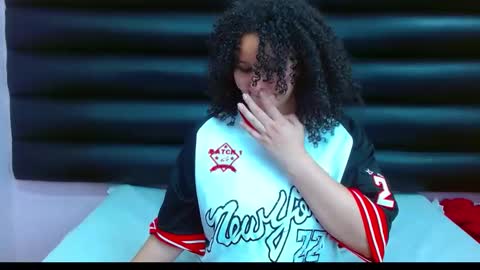 Snapshot of alasmith_ chatting on December 21, 1:58 am AlaSmith online show from December 21, 1:58 am