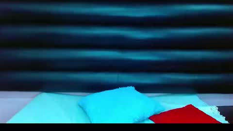 Snapshot of alasmith_ chatting on December 24, 5:27 am AlaSmith online show from December 24, 5:27 am