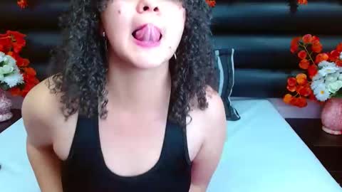 Snapshot of alasmith_ chatting on January 11, 2:09 am AlaSmith online show from January 11, 2:09 am