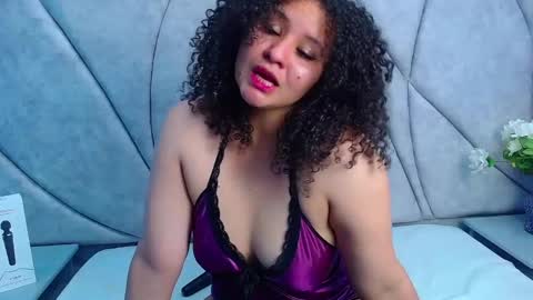 Snapshot of alasmith_ chatting on February 19, 5:27 am AlaSmith online show from February 19, 5:27 am