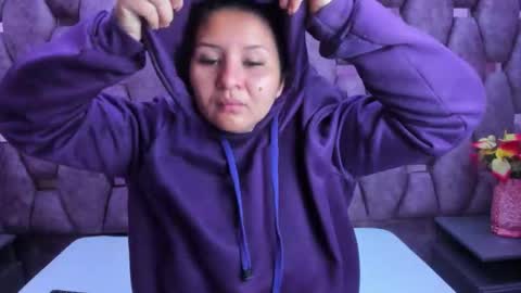 Snapshot of alasmith_ chatting on October 19, 2:23 am AlaSmith online show from October 19, 2:23 am