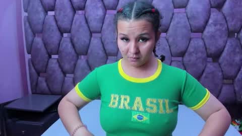 Snapshot of alasmith_ chatting on November 12, 2:34 am AlaSmith online show from November 12, 2:34 am