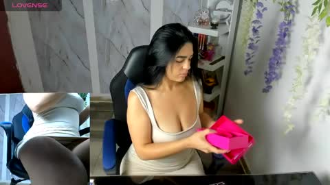 Snapshot of alayasmile chatting on May 10, 4:23 pm Alaya online show from May 10, 4:23 pm