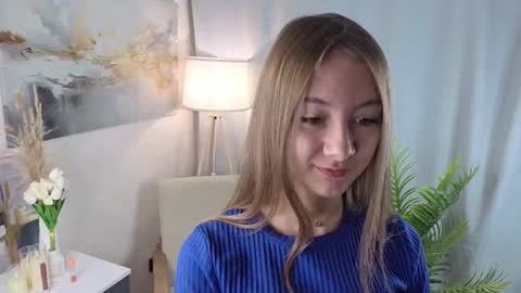 Lola online show from September 28, 3:23 am