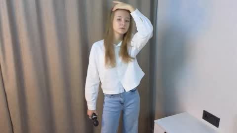 Lola online show from October 24, 4:20 am