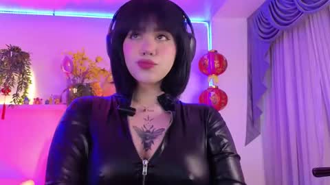 albaandthayron online show from November 5, 12:16 pm