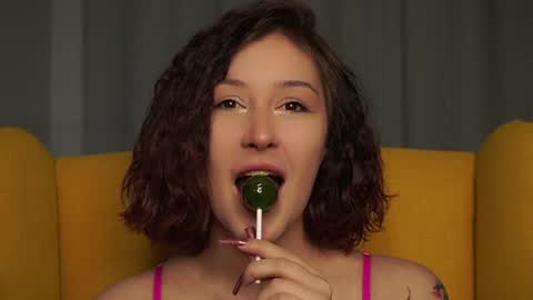 Hi all. My name is Stela and this is my first day here online show from January 18, 4:21 pm