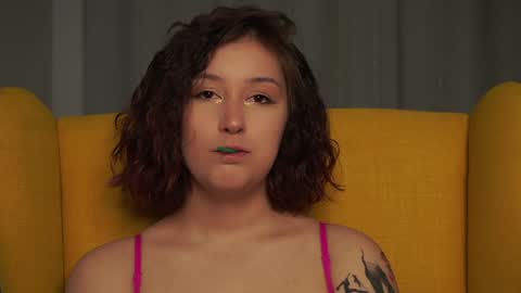 Hi all. My name is Stela and this is my first day here online show from January 18, 7:37 pm