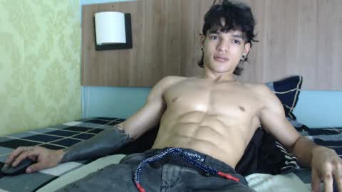 Snapshot of albertbernal69 chatting on February 6, 8:18 am Albert online show from February 6, 8:18 am