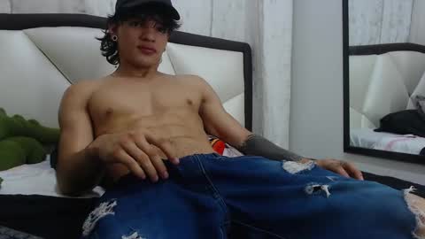Snapshot of albertbernal69 chatting on March 8, 8:33 am Albert online show from March 8, 8:33 am