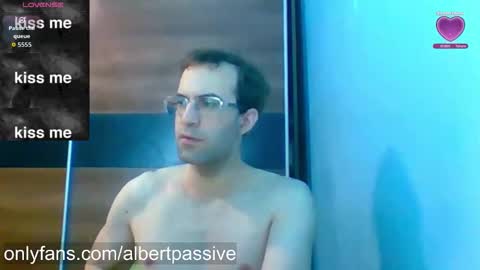 Snapshot of albertpassive chatting on February 24, 9:51 am albertpassive online show from February 24, 9:51 am