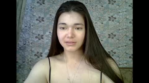 Snapshot of albi_glow chatting on October 9, 9:40 am Albi online show from October 9, 9:40 am