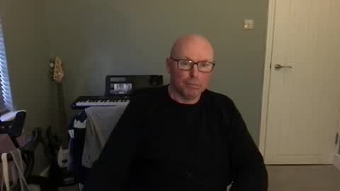 Snapshot of alc300170 chatting on December 6, 7:32 am alc300170 online show from December 6, 7:32 am