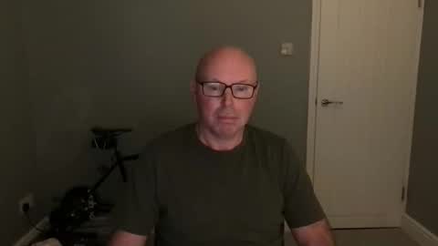 Snapshot of alc300170 chatting on October 15, 6:02 am alc300170 online show from October 15, 6:02 am