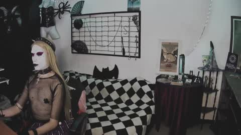 Snapshot of alchemymistic chatting on January 19, 2:57 am Mistic witch online show from January 19, 2:57 am