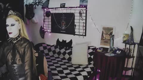 Snapshot of alchemymistic chatting on February 3, 9:41 am Mistic witch online show from February 3, 9:41 am