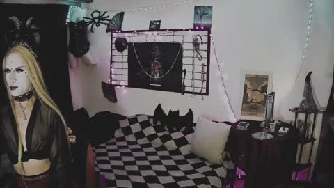 Snapshot of alchemymistic chatting on February 10, 7:58 am Mistic witch online show from February 10, 7:58 am