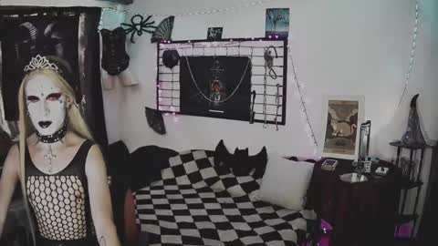 Snapshot of alchemymistic chatting on February 12, 7:02 pm Mistic witch online show from February 12, 7:02 pm