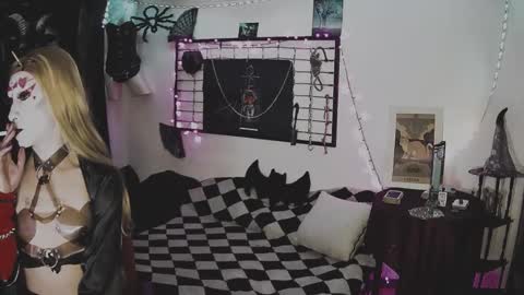 Snapshot of alchemymistic chatting on February 14, 8:26 pm Mistic witch online show from February 14, 8:26 pm