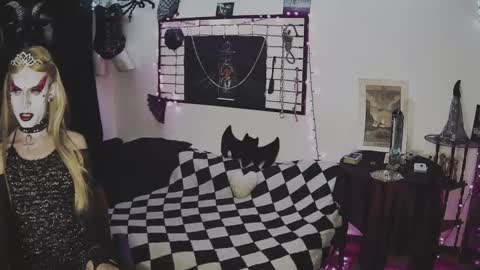 Snapshot of alchemymistic chatting on February 26, 3:32 am Mistic witch online show from February 26, 3:32 am