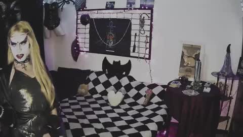 Snapshot of alchemymistic chatting on March 3, 8:49 am Mistic witch online show from March 3, 8:49 am