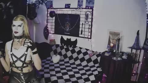 Snapshot of alchemymistic chatting on March 10, 10:45 pm Mistic witch online show from March 10, 10:45 pm