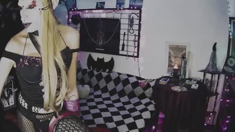 Snapshot of alchemymistic chatting on March 12, 5:46 am Mistic witch online show from March 12, 5:46 am