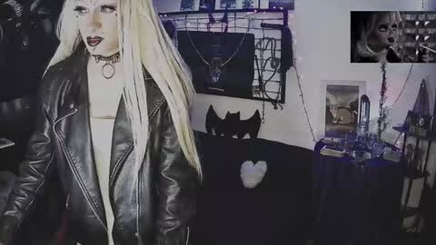 Snapshot of alchemymistic chatting on October 3, 12:35 pm Mistic witch online show from October 3, 12:35 pm