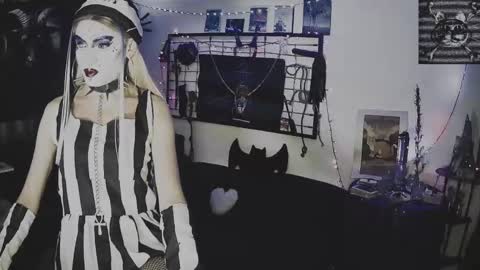 Snapshot of alchemymistic chatting on October 15, 9:37 pm Mistic witch online show from October 15, 9:37 pm